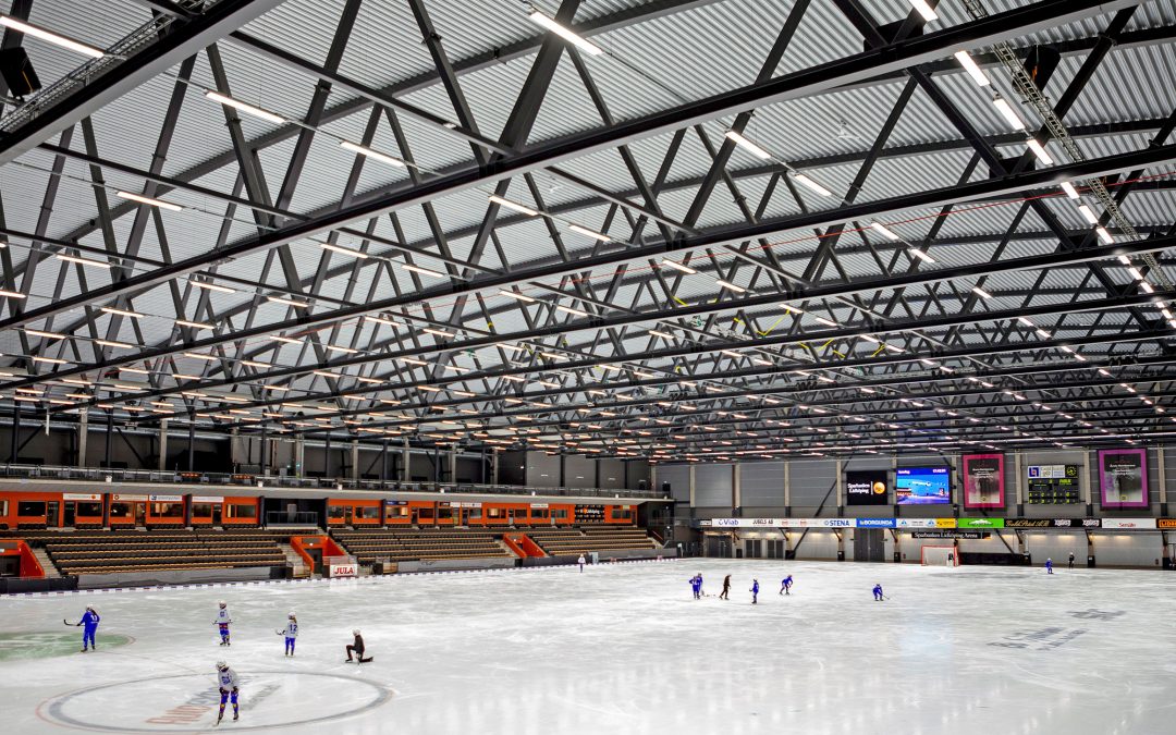 Höga krav på belysningen i Sparbanken Lidköping Arena